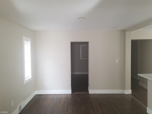 Building Photo - 3 br, 1.5 bath House - 16126 Wildemere St
