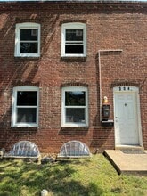 Building Photo - 504 Arsan Ave