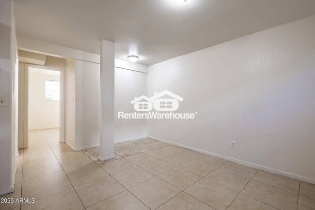 Foto del edificio - 325 S Pioneer