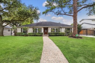 Building Photo - 10211 Olympia Dr
