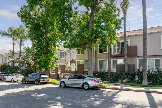 Foto del edificio - 355 N Maple St