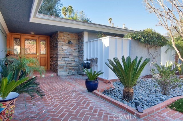 Building Photo - 4865 Winnetka Ave