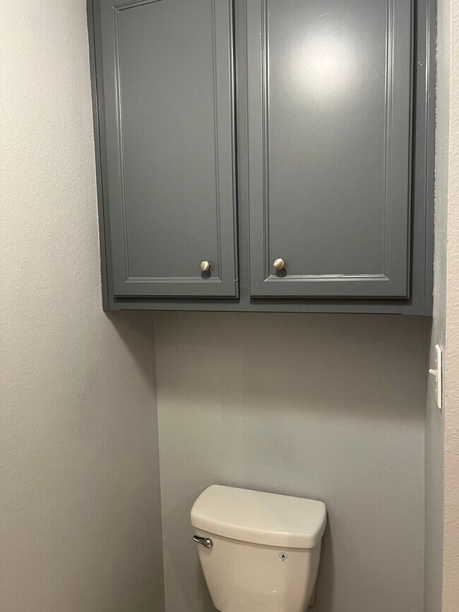 Foto del edificio - Ready Now Beautiful updated 3/2/2 Home in ...