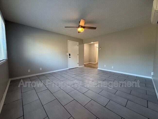 Foto del edificio - 1025 C St