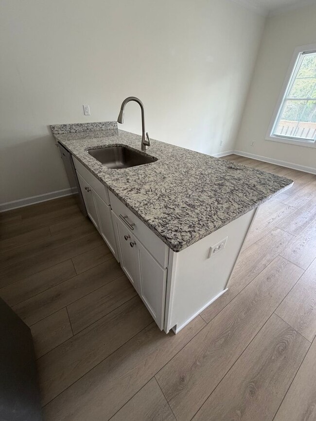 Building Photo - 904 Fort Totten Dr