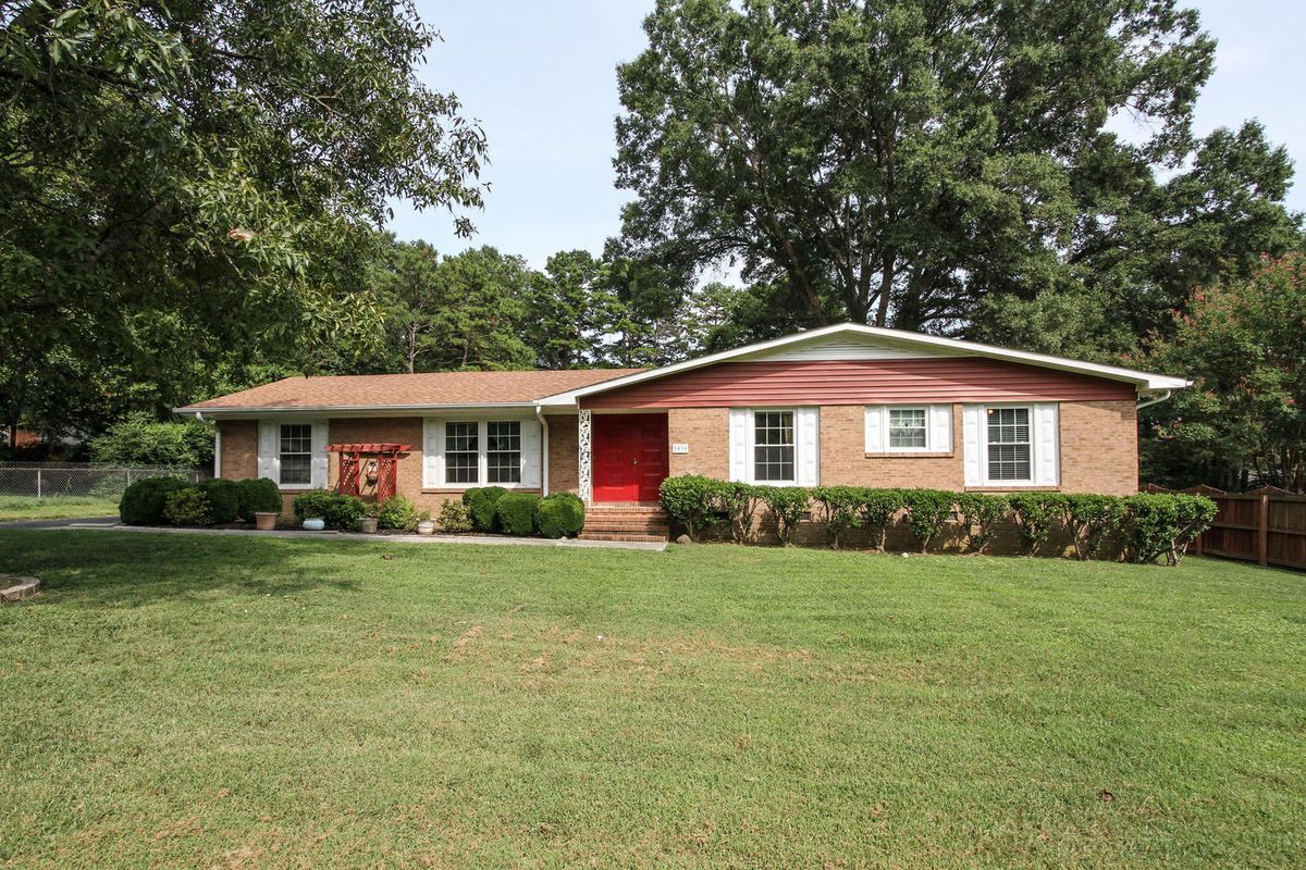 Primary Photo - 3030 Studley Rd