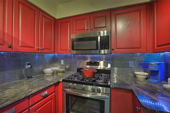 Foto del edificio - Midtown Santa Fe 3 Bed, 2 Bath, 2 Car Garage and EV Charger