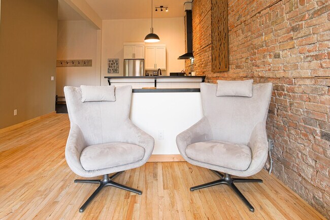 Building Photo - 422 3 Avenue-SI ID1386639P