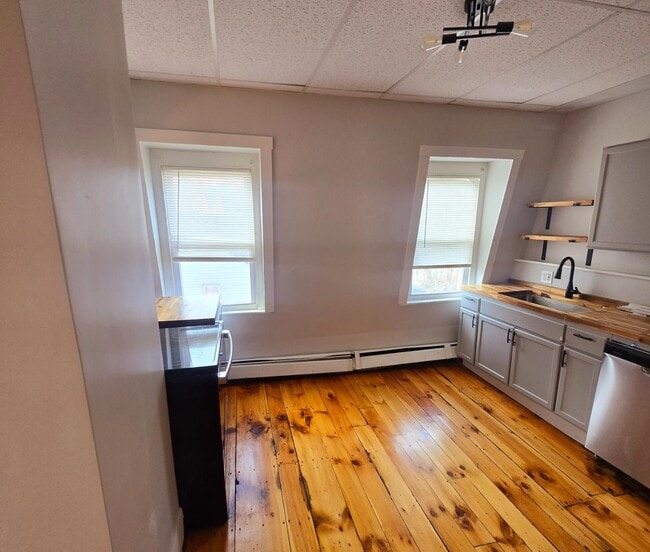 Photo - 202 Elm St Apartment