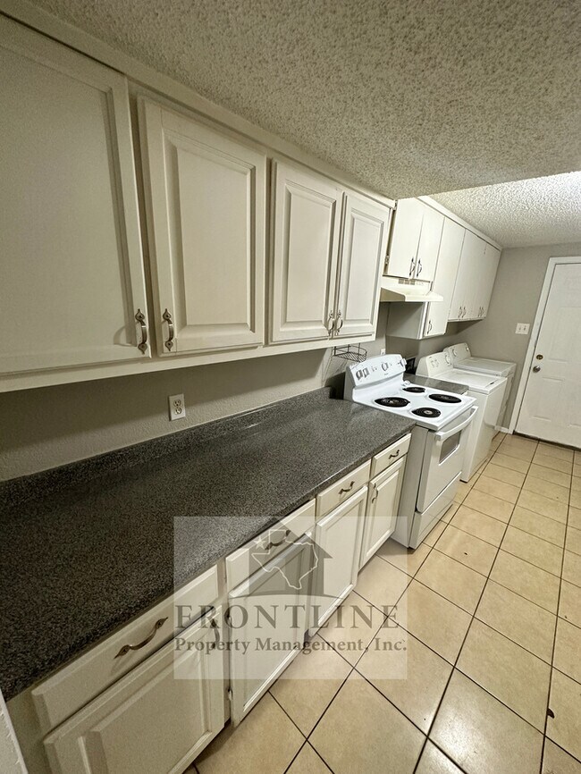 Foto del edificio - 926 N Riverside Dr