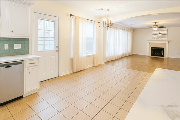 Foto del edificio - 4427 Eaglewood Trail Dr