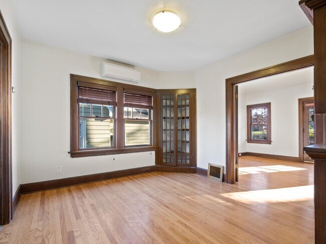 Foto del edificio - 2565 NW Raleigh St
