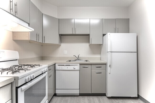 2BD, 1BA - 900SF - Arbor Court