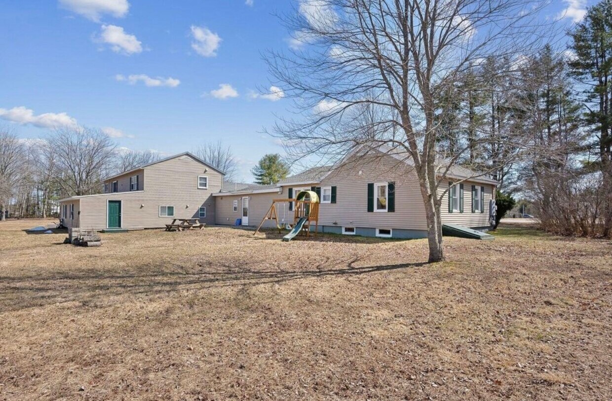 Back Yard - 930 New County Rd