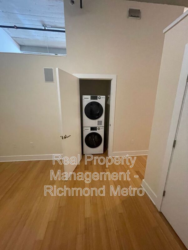 Foto del edificio - 815 Perry St