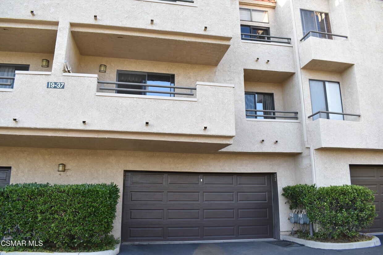 33 McAfee Ct, Thousand Oaks, CA 91360 Townhome Rentals in Thousand