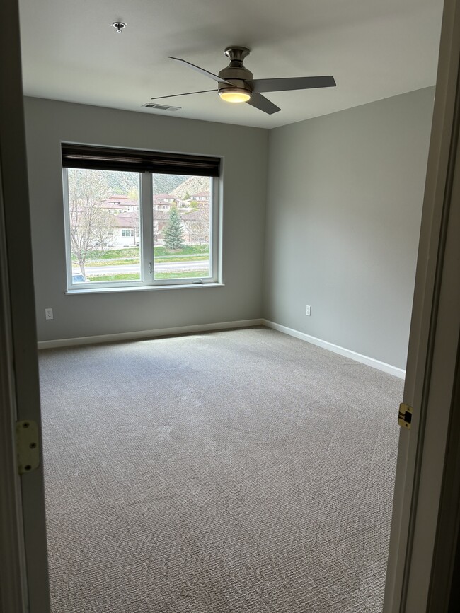 Master bedroom - 788 Castle Valley Blvd