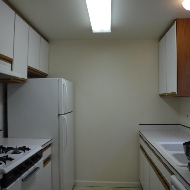 Foto del edificio - 2 Bed/2.5 Bath Unit in SW Redmond Fourplex