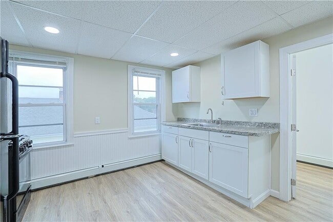 Building Photo - 156 Urban Ave
