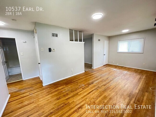 Foto del edificio - 10537 Earl Dr