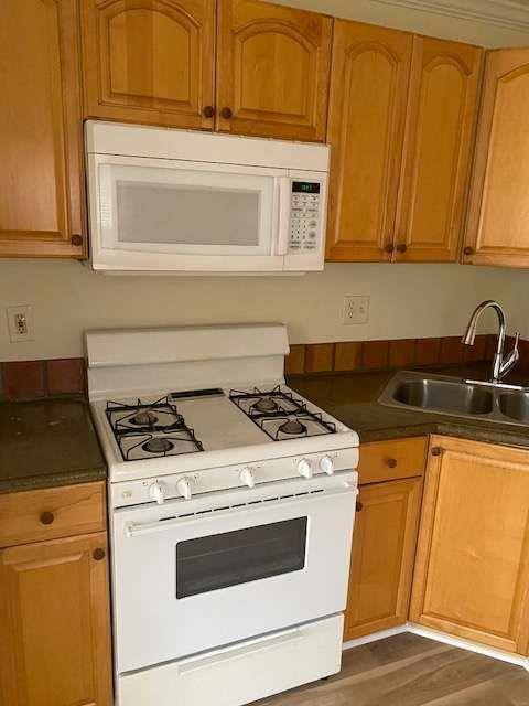 Building Photo - 695 United Ave SE