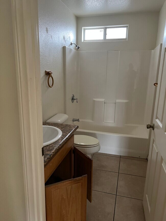 Second floor bathroom - 1042 W 39th Pl