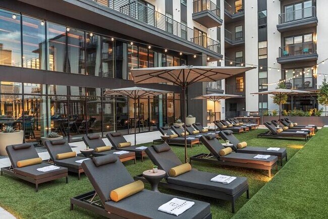 Foto del edificio - 500 Energy Wy