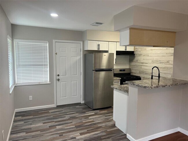 Foto del edificio - 2922 Randolph Rd