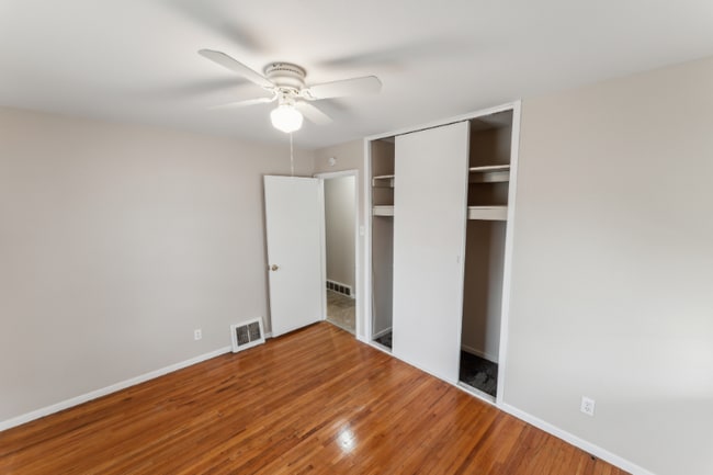 Photo - 10409 Renfrew Dr House