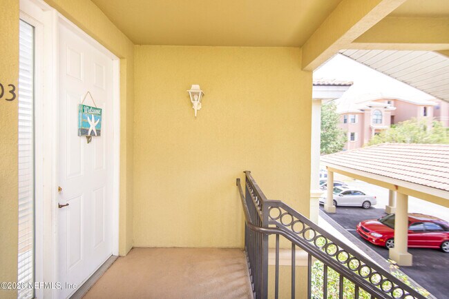 Building Photo - 110 Calle el Jardin