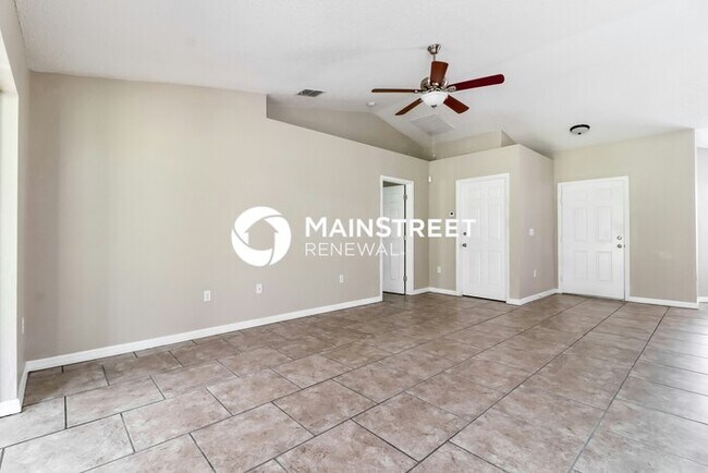 Foto del edificio - 3 Bedroom Pet-Friendly Home in Spring Hill, FL with Main Street Renewal