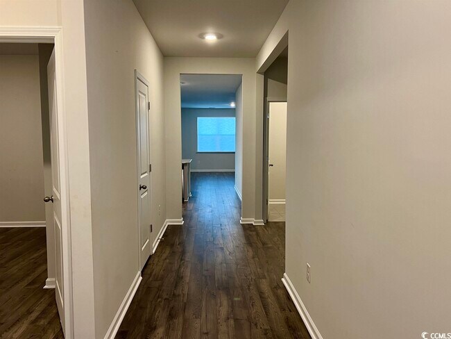Building Photo - 2123 Ainsley Dr