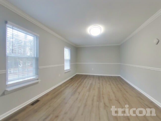 Building Photo - 1010 Allward Dr