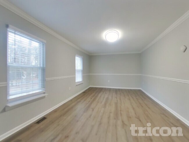 Foto del edificio - 1010 Allward Dr