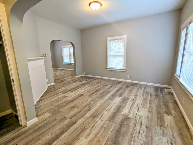 Building Photo - Updated 3 bedroom 2 bathroom in Cincinnati