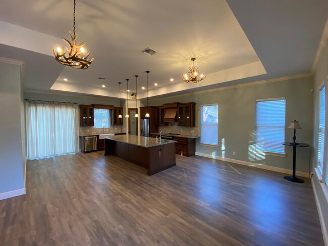 Photo - 921 Foxfire Trail House