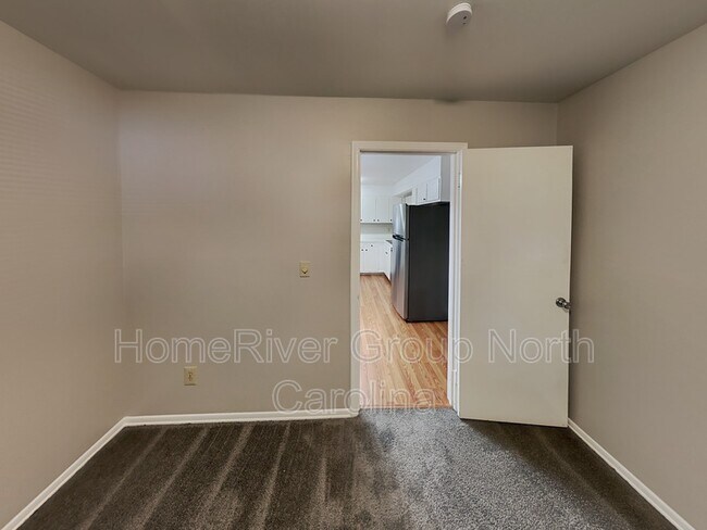 Building Photo - 5403 Amberhill Dr
