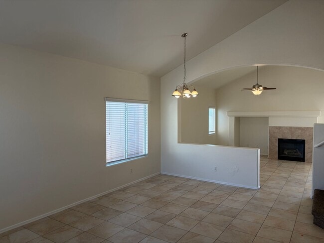 Building Photo - Freshly Painted 3 Bed, 2.5 Bath Home in Coolidge
