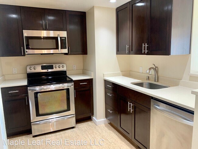 Building Photo - 1 br, 1 bath House - 1415 2nd Avenue, Unit...
