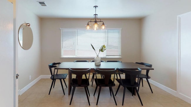 Photo - 875 September Dr House