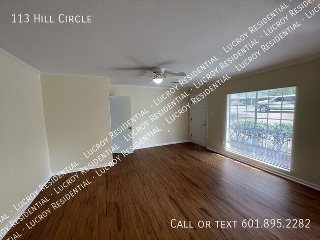 Foto del edificio - 113 Hill Cir