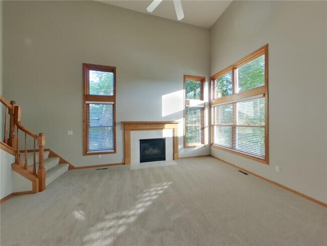 Foto del edificio - 3420 Olive Ln N