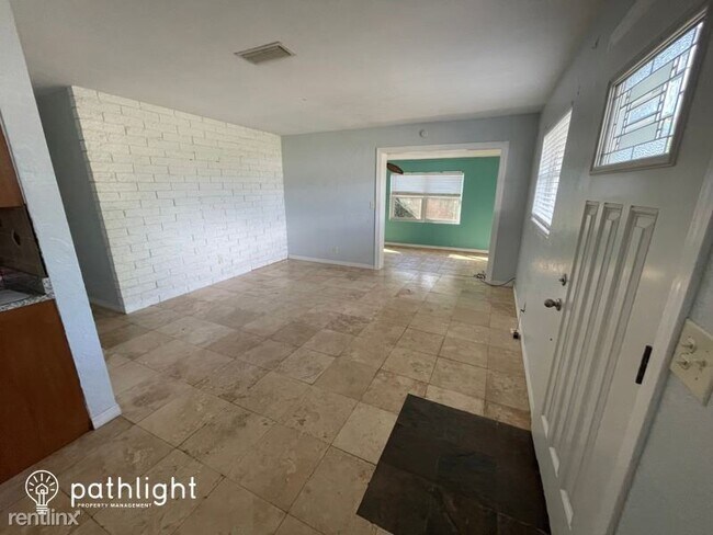 Building Photo - 2 br, 1.5 bath House - 309 Lafayette Stree...