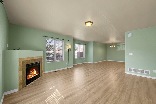 Building Photo - $1,995, 2-bed, 2 bath, located in Colorado...