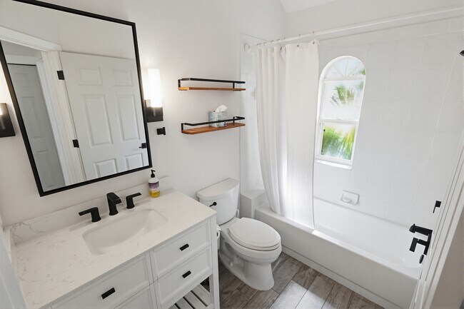 Foto del edificio - 4423 Shark Dr