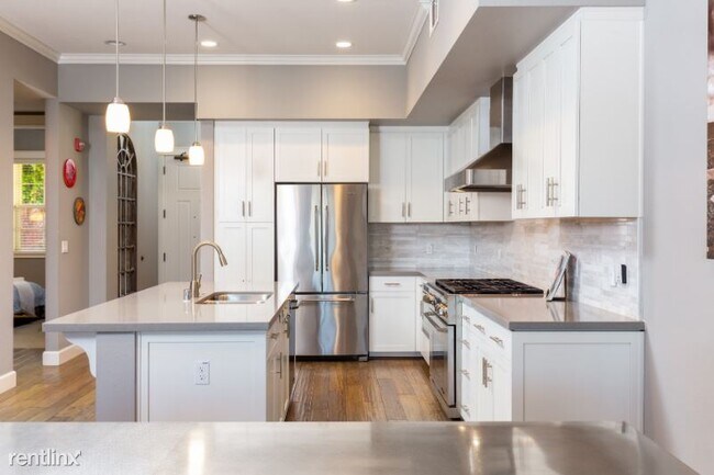 Building Photo - 2 br, 2 bath Condo - 200 Railroad Avenue