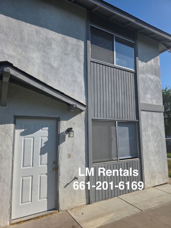 Building Photo - 809 K St