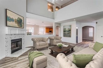 Building Photo - 817 Rushmore Dr