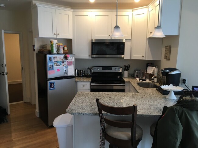 Building Photo - 910 Beacon St