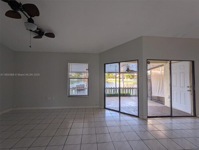 Building Photo - 2711 San Remo Cir
